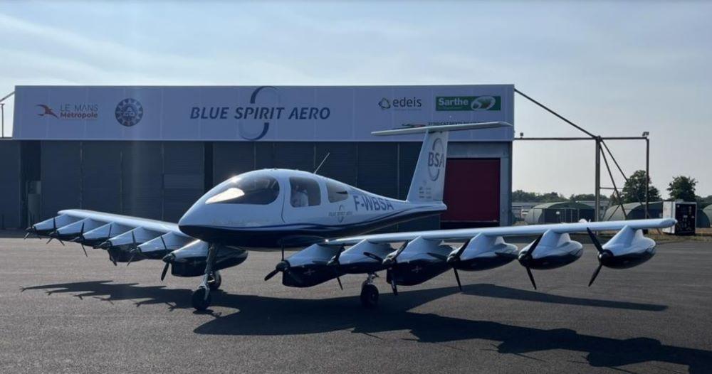 Blue Sprit Aero Caption: The four-seat Dragonfly features distributed hydrogen-electric propulsion